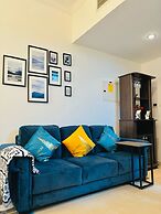 Stunning Studio Dubai with Rooftop Pool