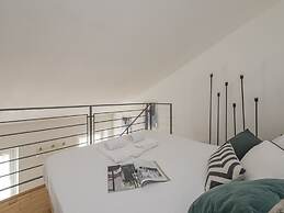 Modern Split Level Apartment