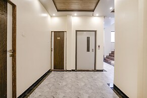 Fabhotel Golden Bird