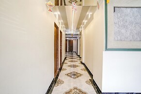 Fabhotel Golden Bird