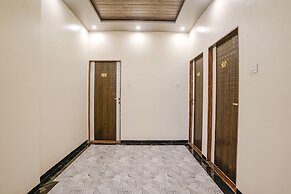 Fabhotel Golden Bird