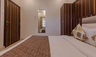 Fabhotel Golden Palms