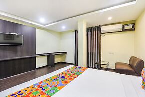 Fabhotel Ample Yard