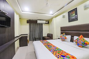 Fabhotel Ample Yard