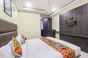 Fabhotel Ample Yard