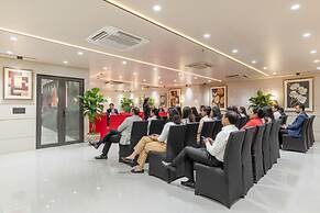 Fabhotel Red Vibe