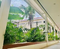 Peaceful Hotel