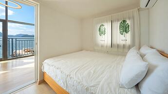 Yeosu Sorrr Spa Oceanview Pension