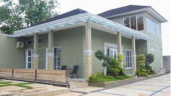 DeBali Villa Countryside by Simply Homy