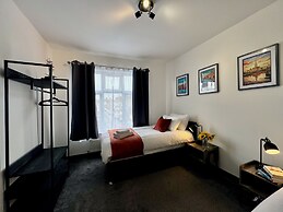 Lenhurst House