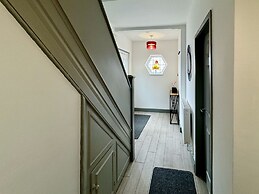 Lenhurst House