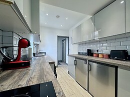 Lenhurst House