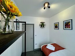 Lenhurst House