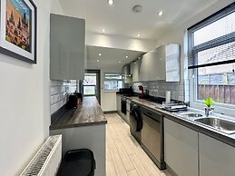 Lenhurst House