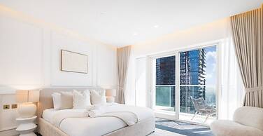 LUX Lavish Suite with Full Marina View 4