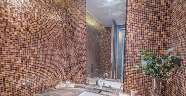 LUX Lavish Suite with Full Marina View 4