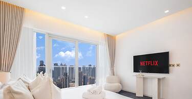 LUX Lavish Suite with Full Marina View 4