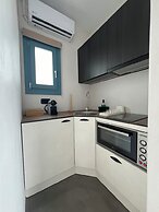 Thronos Suites