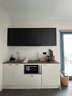 Thronos Suites