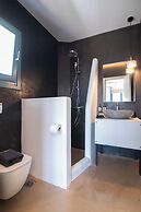 Thronos Suites