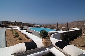 Thronos Suites