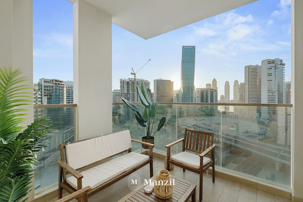 2BR w Canal & Burj View Near Dubai Mall