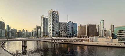 2BR w Canal & Burj View Near Dubai Mall