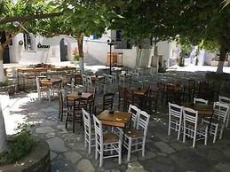 Village Aura in Tinos