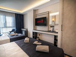 Modernlux Hotel