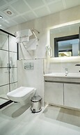 Modernlux Hotel