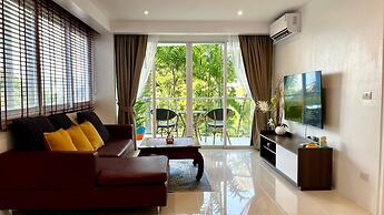 B6 - 1 Bdr Modern Condo With Balcony and Pool, Karon