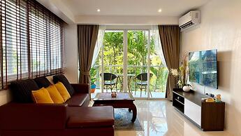 B6 - 1 Bdr Modern Condo With Balcony and Pool, Karon
