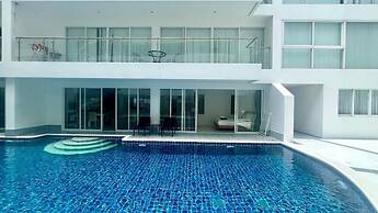B6 - 1 Bdr Modern Condo With Balcony and Pool, Karon