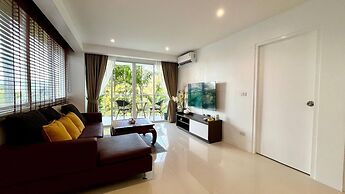 B6 - 1 Bdr Modern Condo With Balcony and Pool, Karon