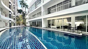 B6 - 1 Bdr Modern Condo With Balcony and Pool, Karon