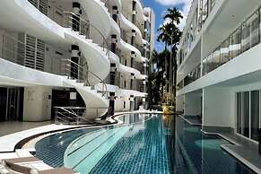 B6 - 1 Bdr Modern Condo With Balcony and Pool, Karon