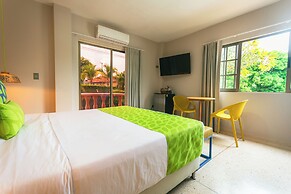 Del Tropico Hotel