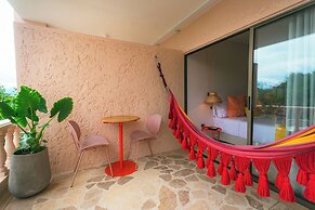 Del Tropico Hotel