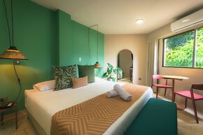 Del Tropico Hotel