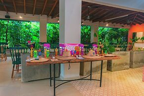 Del Tropico Hotel