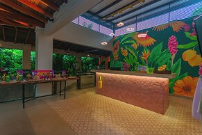 Del Tropico Hotel