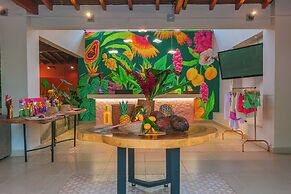 Del Tropico Hotel