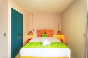 Del Tropico Hotel