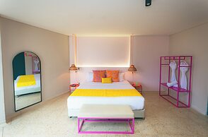 Del Tropico Hotel