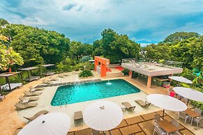 Del Tropico Hotel