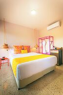 Del Tropico Hotel