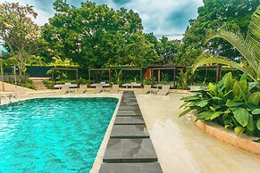 Del Tropico Hotel