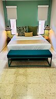 Del Tropico Hotel