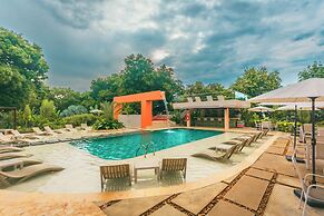 Del Tropico Hotel