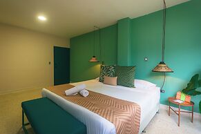 Del Tropico Hotel